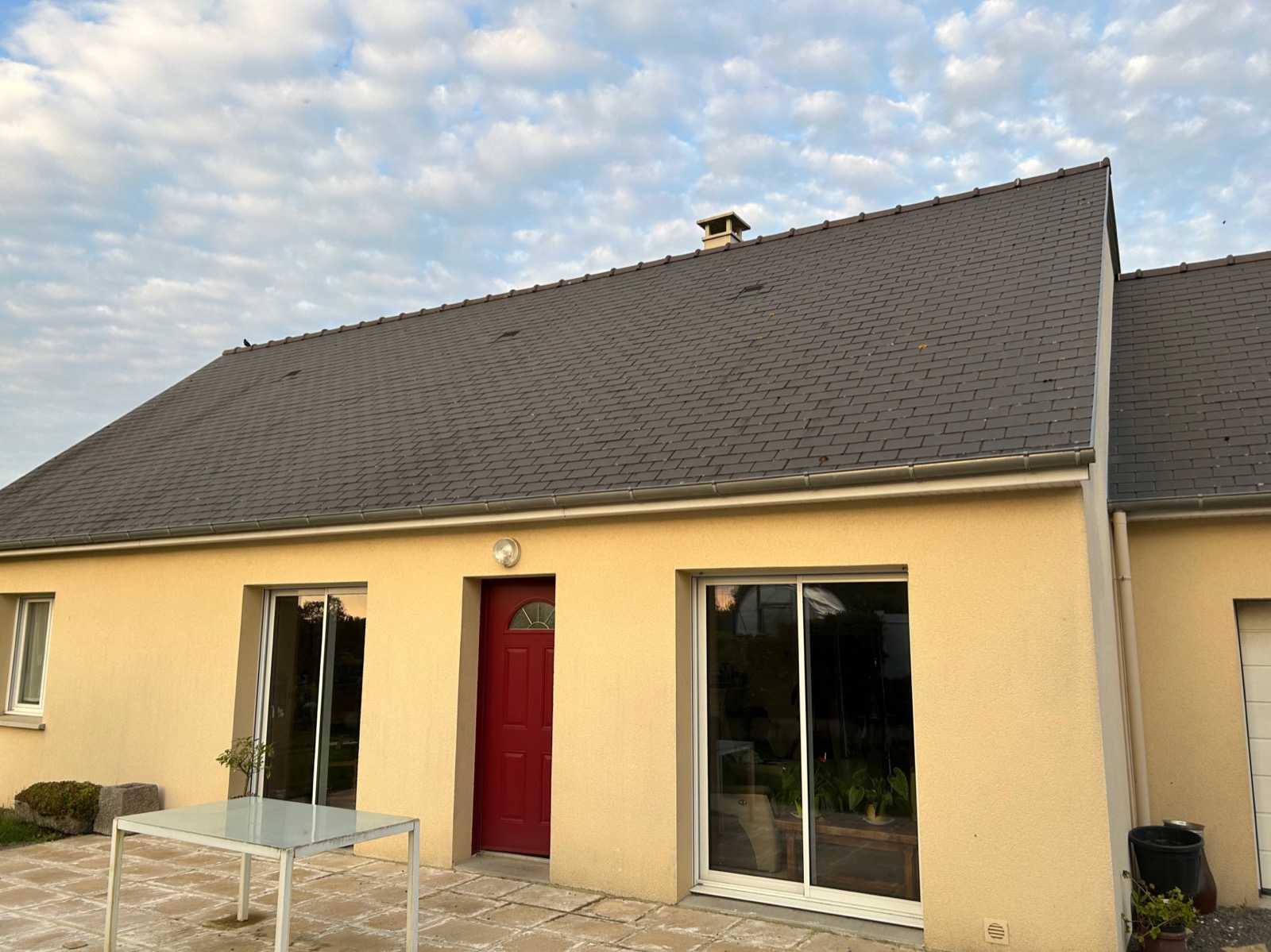Installation photovoltaïque sur toiture accompagnée par l’agence d’Évreux
